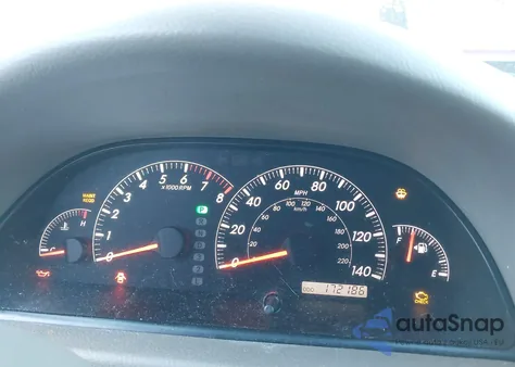 2005 Toyota Camry Xle V6 z USA, uszkodzony, nr VIN 4T1BF30K15U109671